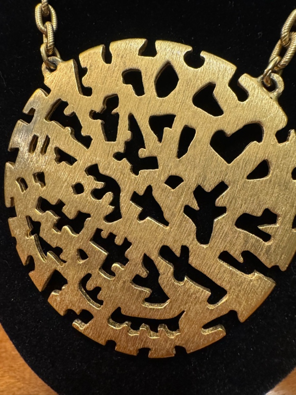 Statement Gold Cutout Pendant Chocker Style Necklace - Picture 2 of 8